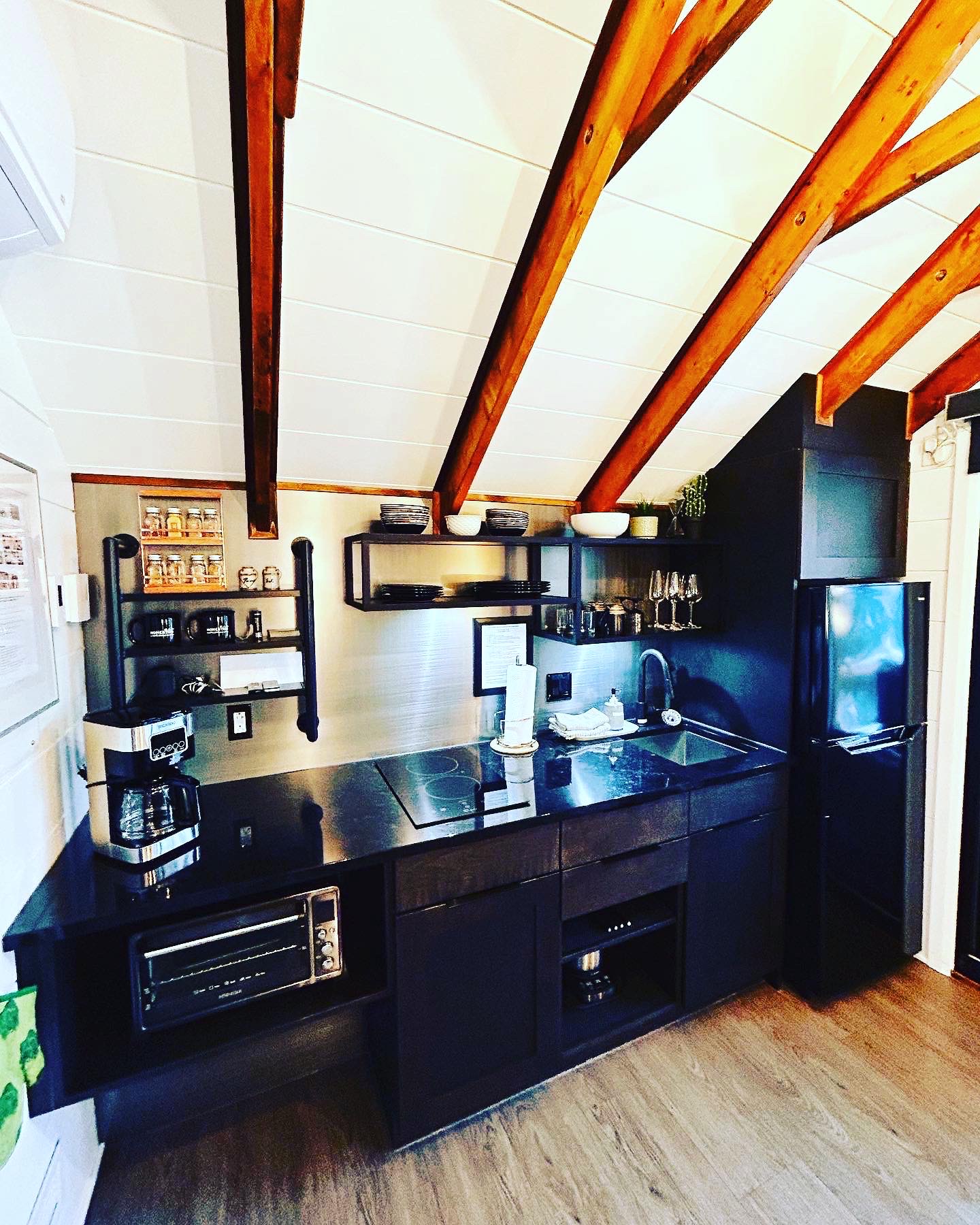 Tempo cuisinette Hébergement charlevoix minichalet de luxe pour deux avec cuisinette complete